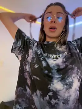 Snapshot of AmmyCollinsW chatting on 10, 10, 2025 AmmyCollinsW online show from 10, 10, 2025