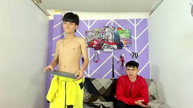 Fresahot2005 online show from 1, 12, 2024