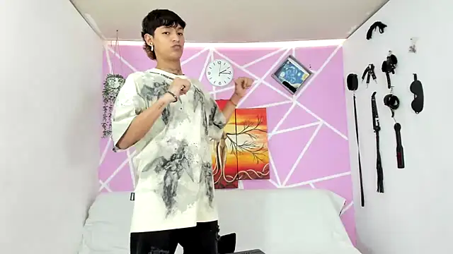 Fresahot2005 online show from 7, 2, 2025