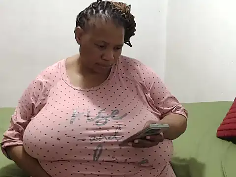 Snapshot of Bustyslave48 chatting on 22, 6, 2026 Bustyslave48 online show from 22, 6, 2026