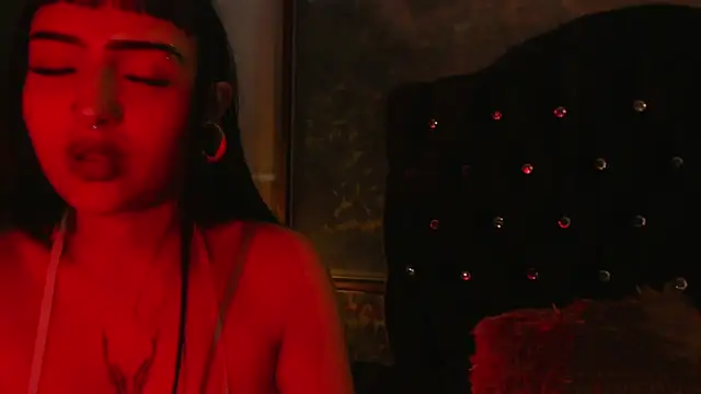 Cintya Kros online show from 12, 11, 2025