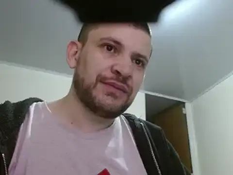 camiloking1720 online show from 15, 2, 2025