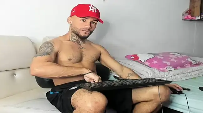 Snapshot of BruceNixon chatting on 8, 1, 2025 BruceNixon online show from 8, 1, 2025