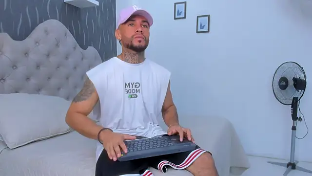 Snapshot of BruceNixon chatting on 6, 3, 2025 BruceNixon online show from 6, 3, 2025