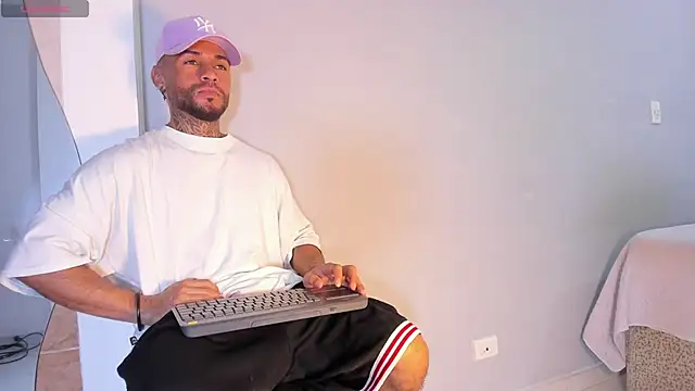 Snapshot of BruceNixon chatting on 8, 3, 2025 BruceNixon online show from 8, 3, 2025