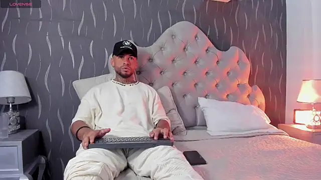 Snapshot of BruceNixon chatting on 8, 3, 2025 BruceNixon online show from 8, 3, 2025