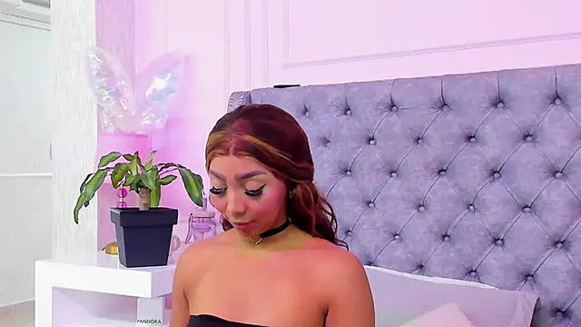 HaileeRoberts online show from 16, 6, 2026