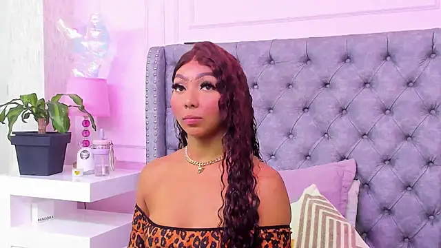 HaileeRoberts online show from 23, 7, 2026
