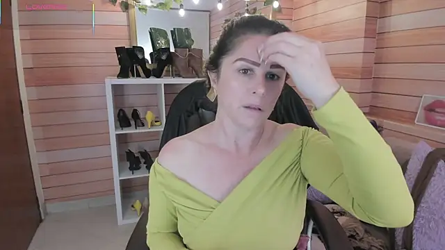 Snapshot of Victoria_collins_1 chatting on 11, 2, 2026 Victoria collins 1 online show from 11, 2, 2026