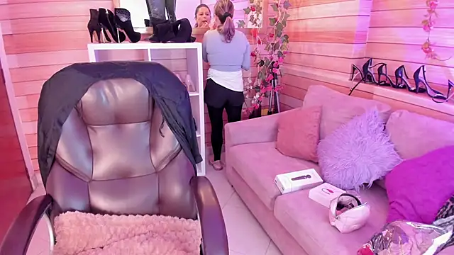Victoria collins 1 online show from 21, 5, 2026