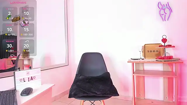 Lia johnsonn online show from 5, 2, 2025