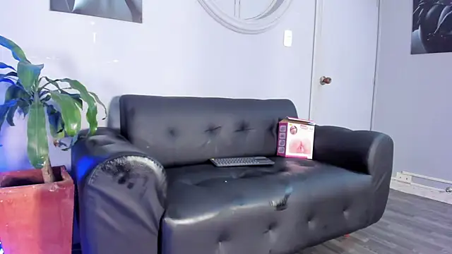 Cristopher strong online show from 18, 3, 2025