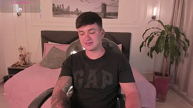 Cristopher strong online show from 6, 5, 2026