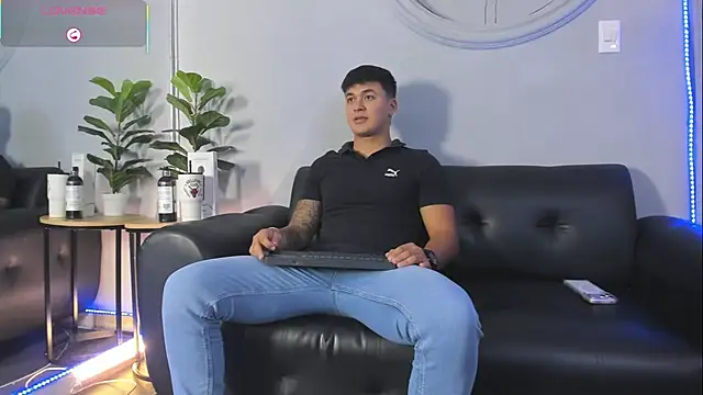 Snapshot of Cristopher_strong chatting on 2, 6, 2026 Cristopher strong online show from 2, 6, 2026