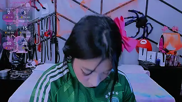 AlanaLuck online show from 25, 10, 2025