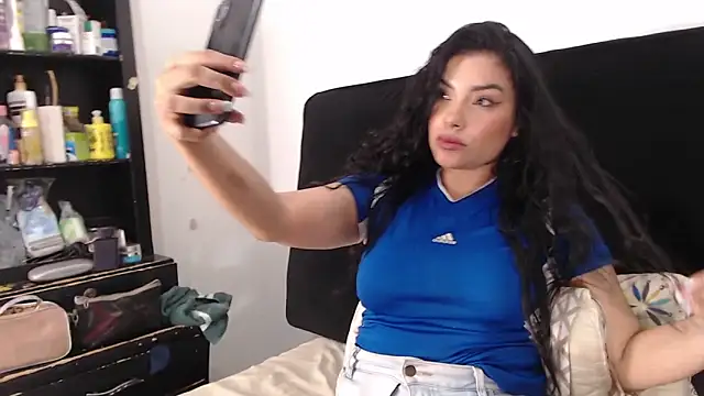 lolaa staars online show from 8, 2, 2025