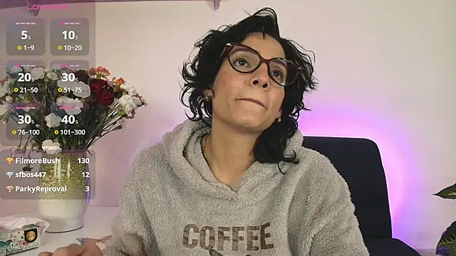 Elliee  online show from 13, 2, 2025