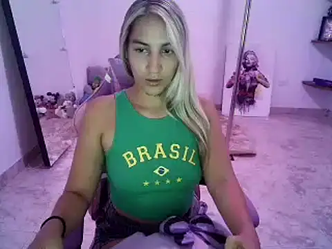 Snapshot of mandy_berrys chatting on 5, 4, 2026 mandy berrys online show from 5, 4, 2026