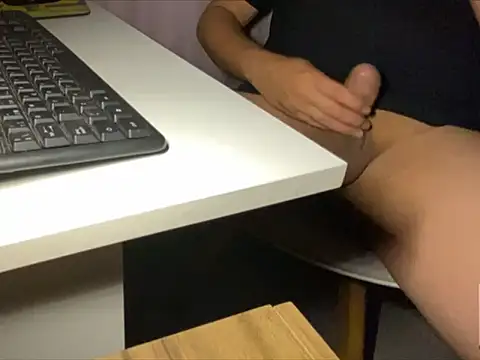 tomazu11 online show from 3, 11, 2025