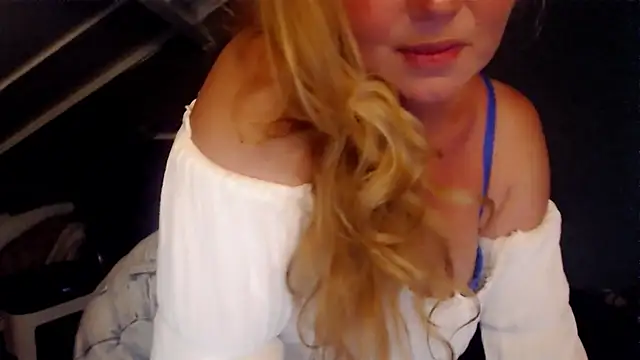 roxanna24 online show from 23, 7, 2026