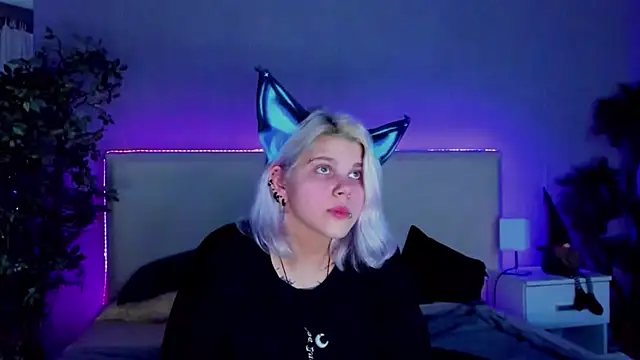 JoannLowe online show from 22, 12, 2024