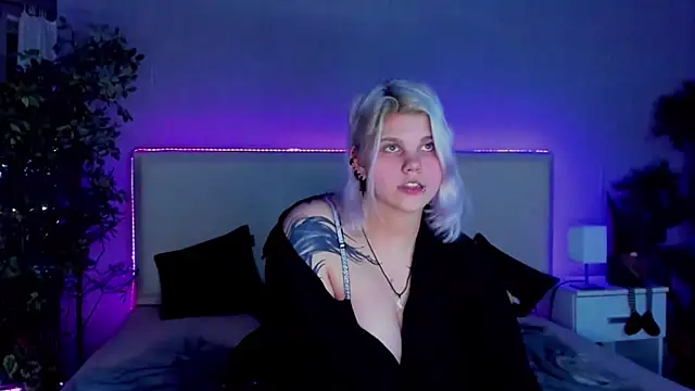 JoannLowe online show from 22, 12, 2024