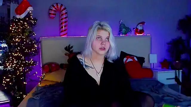 JoannLowe online show from 24, 12, 2024