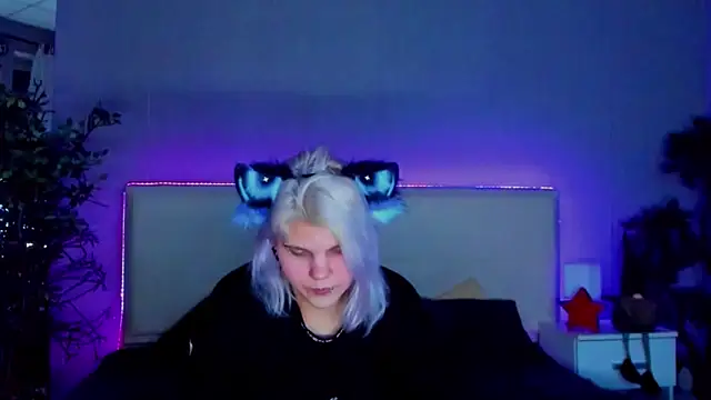 JoannLowe online show from 11, 1, 2025