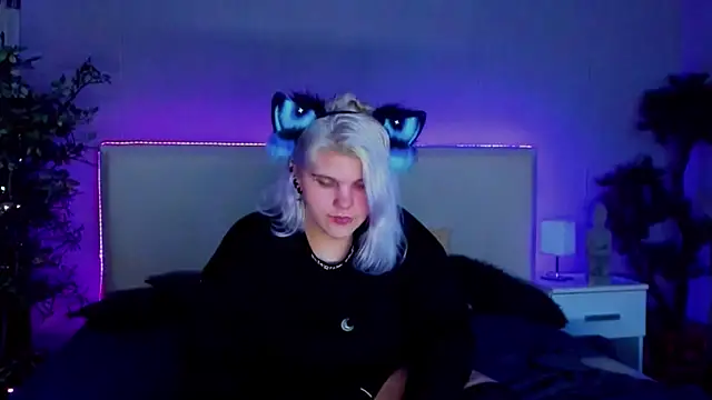 JoannLowe online show from 13, 1, 2025