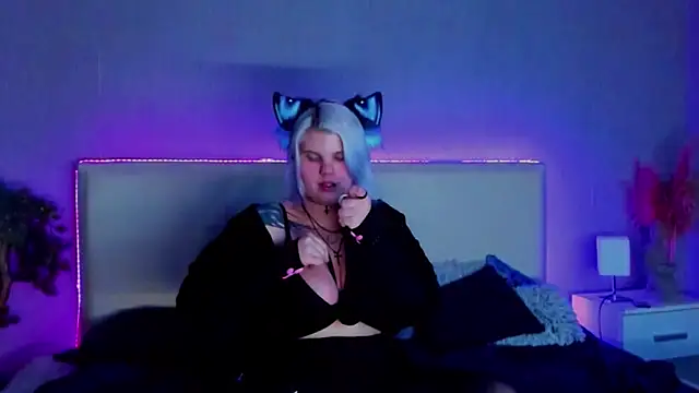 JoannLowe online show from 22, 2, 2025