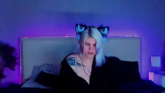 JoannLowe online show from 27, 2, 2025