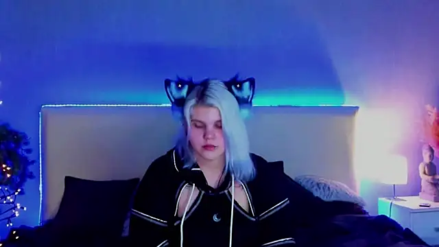 JoannLowe online show from 5, 3, 2025