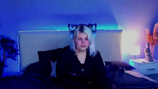 JoannLowe online show from 19, 3, 2025