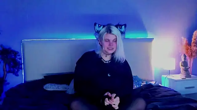 JoannLowe online show from 20, 3, 2025