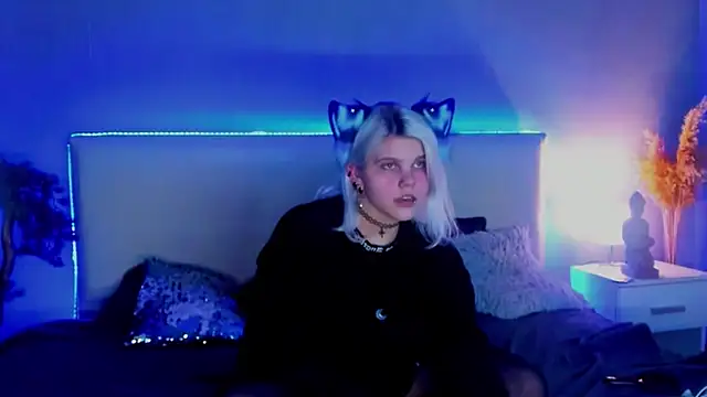 JoannLowe online show from 20, 3, 2025