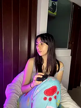 Catyloves online show from 6, 12, 2024