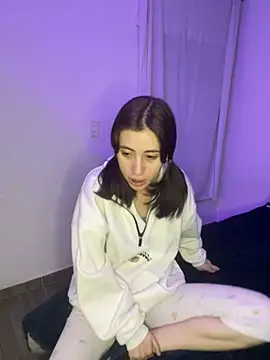 Catyloves online show from 18, 1, 2025