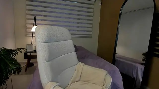 Catyloves online show from 28, 4, 2026