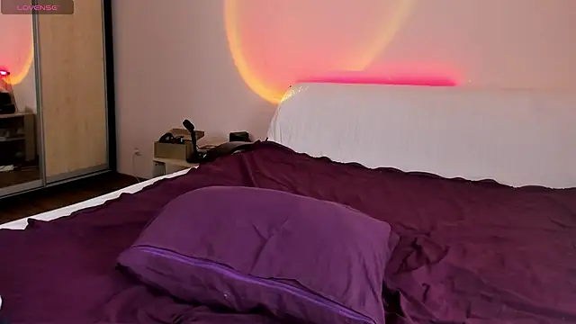 May Flower online show from 9, 3, 2025