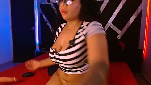 Snapshot of MelannyTylor chatting on 28, 11, 2025 MelannyTylor online show from 28, 11, 2025