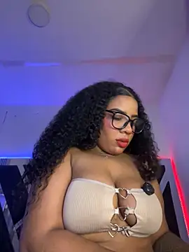 Snapshot of MelannyTylor chatting on 3, 12, 2025 MelannyTylor online show from 3, 12, 2025