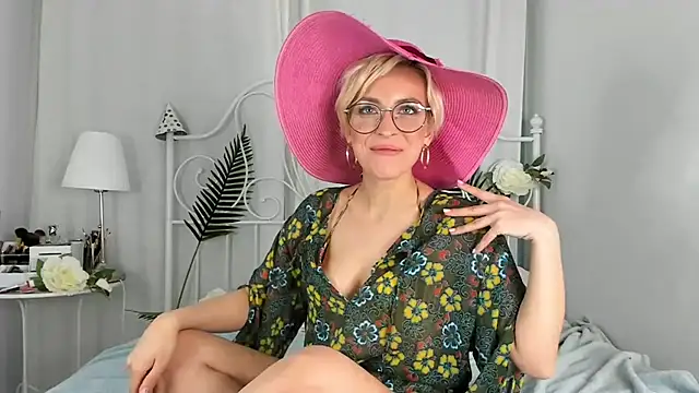 SakuFox online show from 24, 1, 2025