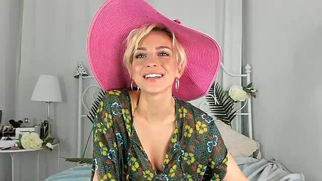 SakuFox online show from 22, 2, 2025