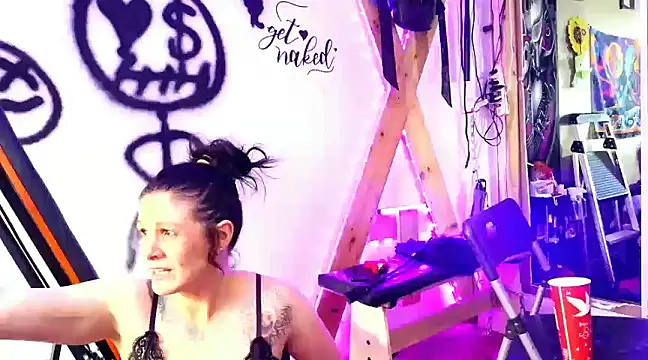 Snapshot of KRYZTALYNXXX chatting on 8, 12, 2024 KRYZTALYNXXX online show from 8, 12, 2024