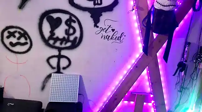 Snapshot of KRYZTALYNXXX chatting on 24, 12, 2024 KRYZTALYNXXX online show from 24, 12, 2024