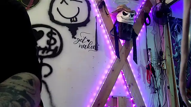 Snapshot of KRYZTALYNXXX chatting on 27, 12, 2024 KRYZTALYNXXX online show from 27, 12, 2024