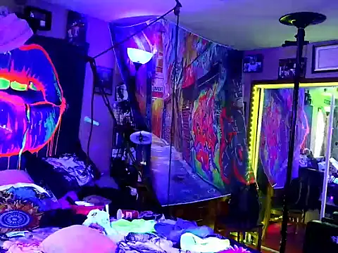 Snapshot of KRYZTALYNXXX chatting on 6, 1, 2025 KRYZTALYNXXX online show from 6, 1, 2025