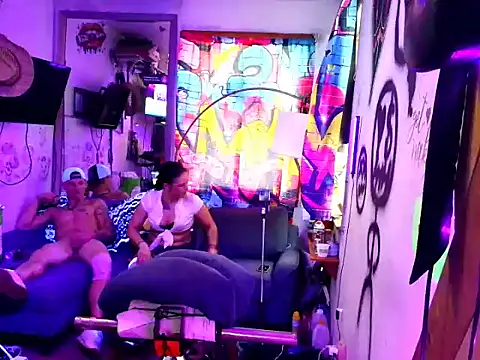 Snapshot of KRYZTALYNXXX chatting on 6, 1, 2025 KRYZTALYNXXX online show from 6, 1, 2025