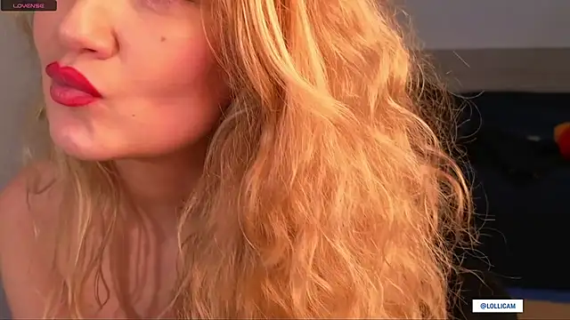 Snapshot of Lolli__Moon chatting on 11, 2, 2025 Lolli Moon online show from 11, 2, 2025