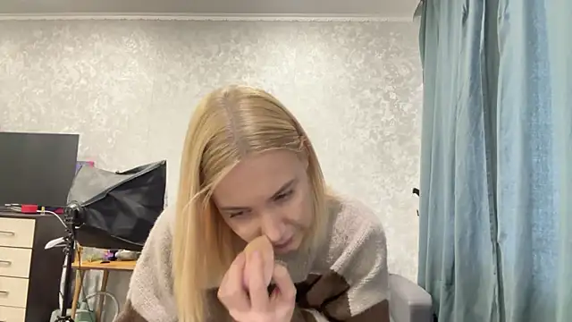 AnneBall online show from 5, 1, 2025